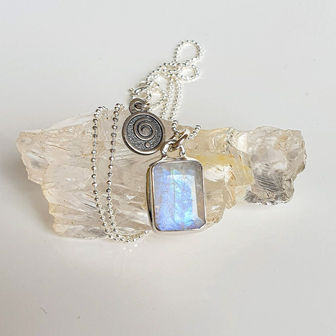 Moonstone from India, AAAA+ grade pendant with chain 