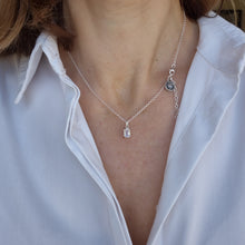 Load image into Gallery viewer, Moonstone from India, AAA grade petit pendant with chain "Intuition"