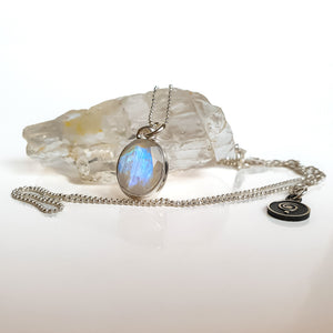 Moonstone from India, AAA+ grade pendant with chain "Intuition"