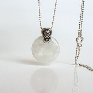 Moonstone from India, AA+ grade pendant "Intuition"