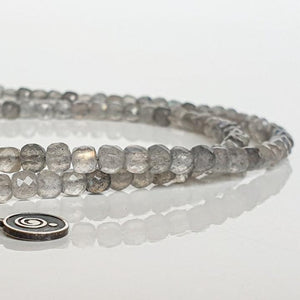 Labradorite A+ Cube Beads Silver Bracelet for Women "The Guardian" - Petit Secret