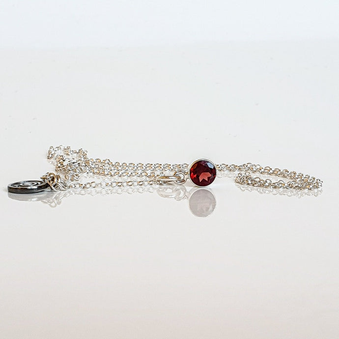 Elegant Red Garnet Silver Necklace Pendant 