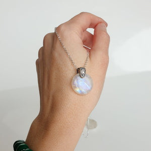 Moonstone from India, AAA+ grade pendant "Intuition"