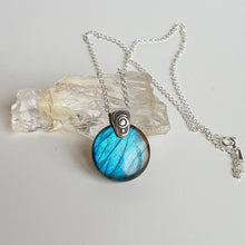 Load image into Gallery viewer, Labradorite AAAA+ grade pendant &quot;The Guardian&quot;