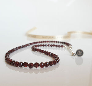 Red Garnet Silver Necklace "Vitality" - Petit Secret
