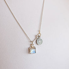 Load image into Gallery viewer, Moonstone from India, AA+ grade petit pendant with chain &quot;Intuition&quot;